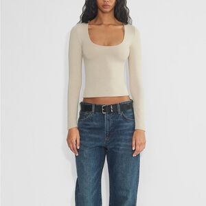 Aritzia Contour Scoopneck Longsleeve